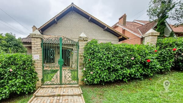 Casa no Condomínio Cantegril - Amplo terreno 3 dorm c/1 Suíte - Casa imponente