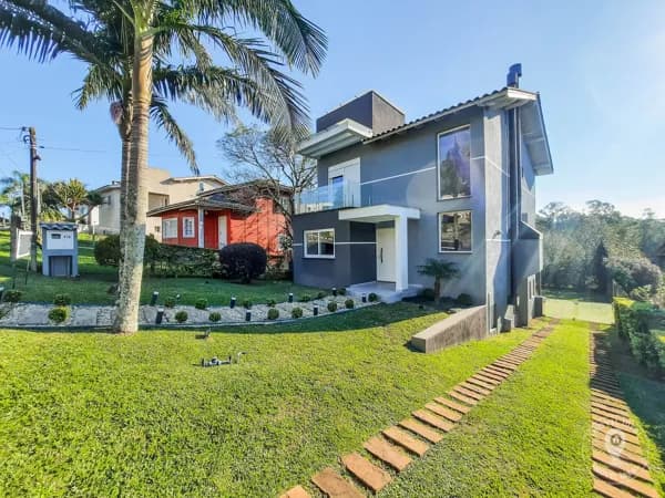Casa no Condomínio Condado de Castella - 3 suítes e salão de festas