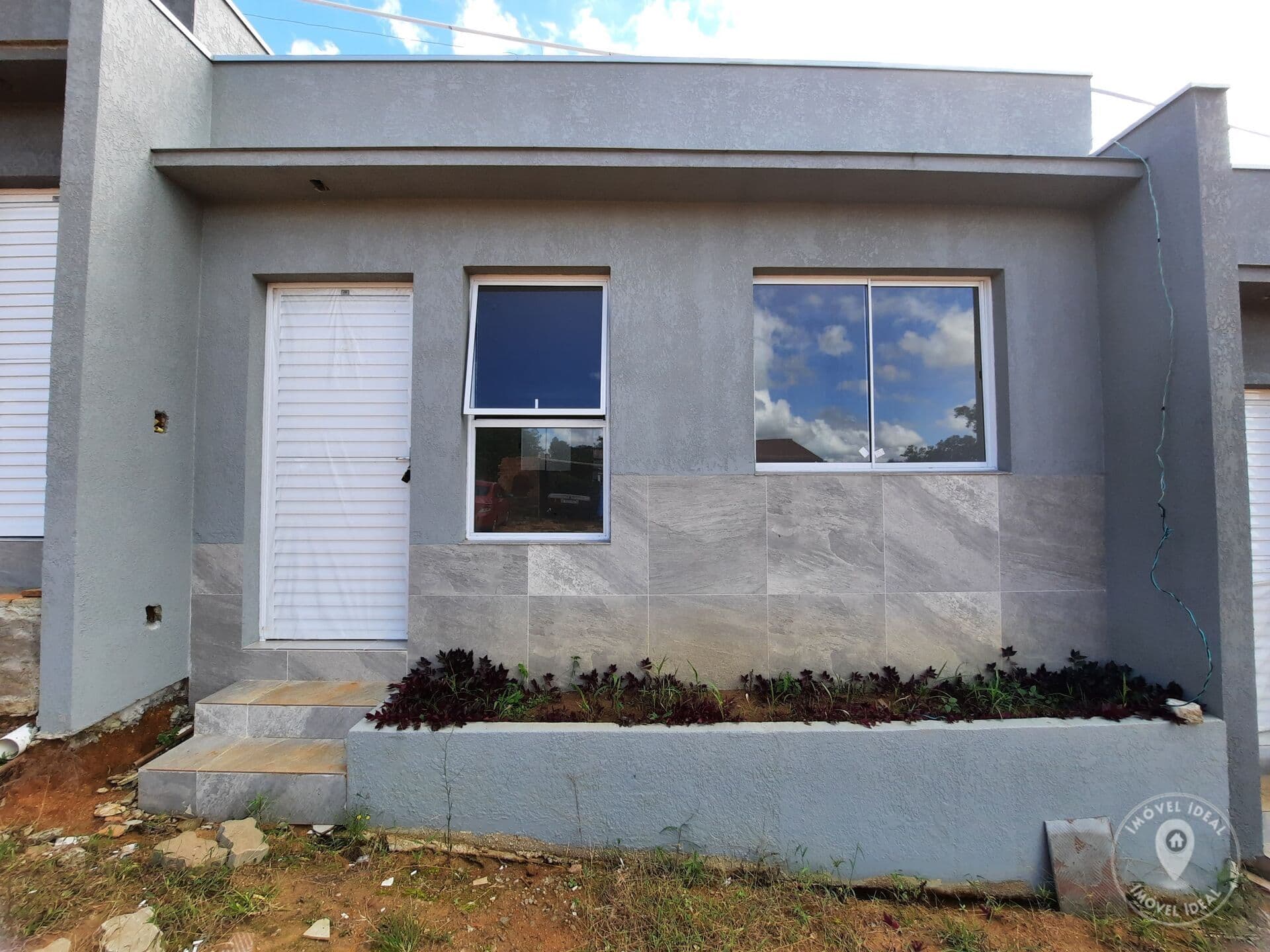 Casa 2 dormitórios c/vaga, pátio fundos e churrasqueira - Estrada Bérico Bernardes P42 - Viamão/RS