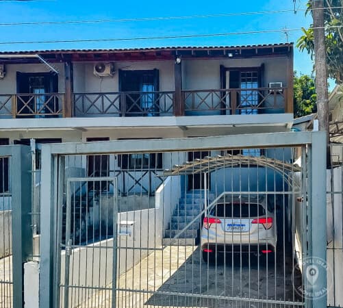 Sobrado Excelente - Amplo Pátio Frente e Fundos - Centro de Viamão
