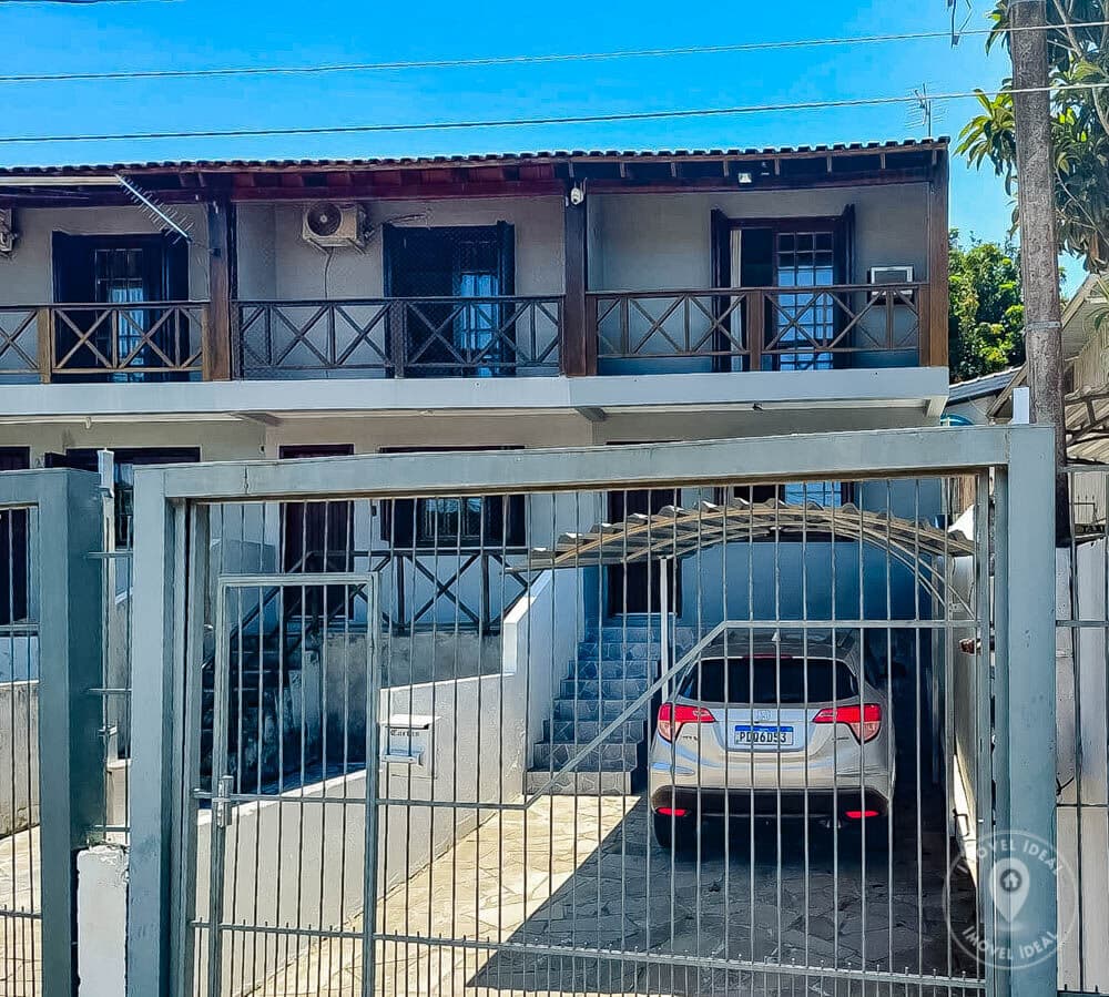 Sobrado Excelente - Amplo Pátio Frente e Fundos - Centro de Viamão