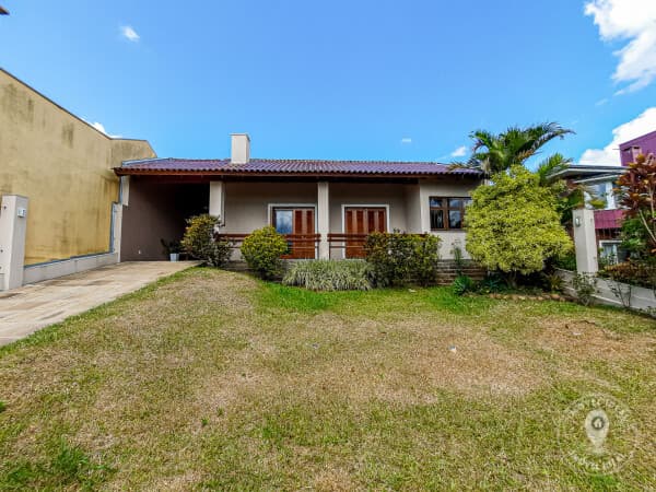 Casa em Condomínio Cantegril - 4 dorm. c/ 1 Suíte - Amplo Terreno