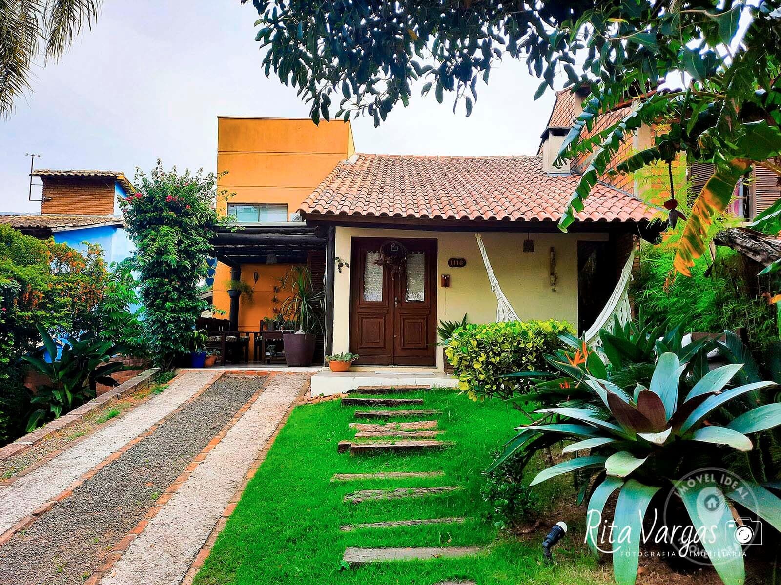 Casa em Condomínio Cantegril - 3 dorm c/1 Suíte - Espaço Gourmet