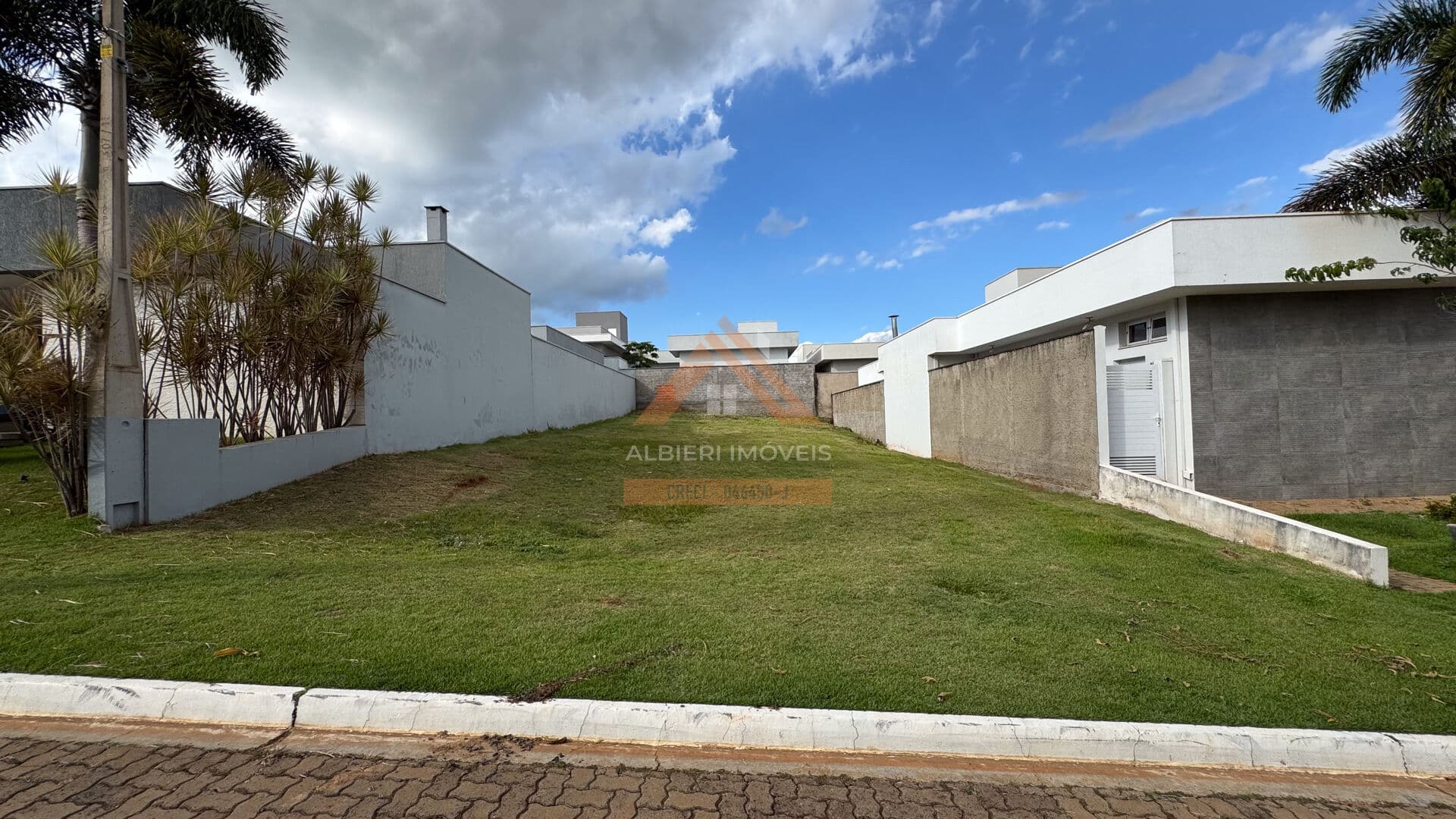 Lote alto padrão à venda no condomínio Buona Vita - Araraquara-SP
