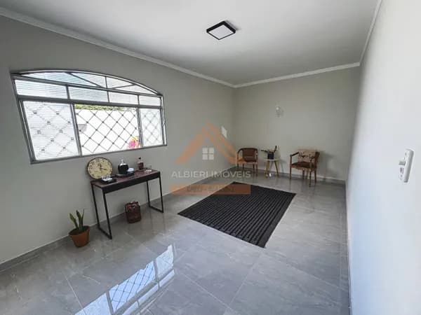 Casa à venda no bairro Jardim das Estações ( Vila Xavier/Paulistano) em Araraquara-SP