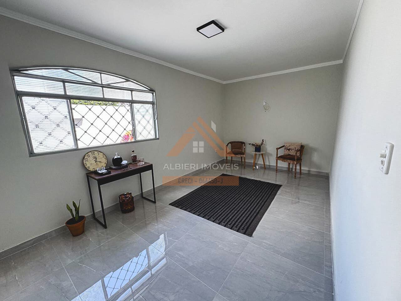 Casa à venda no bairro Jardim das Estações ( Vila Xavier/Paulistano) em Araraquara-SP