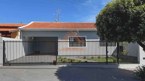 Casa à venda no bairro Jd Imperador - Araraquara-SP