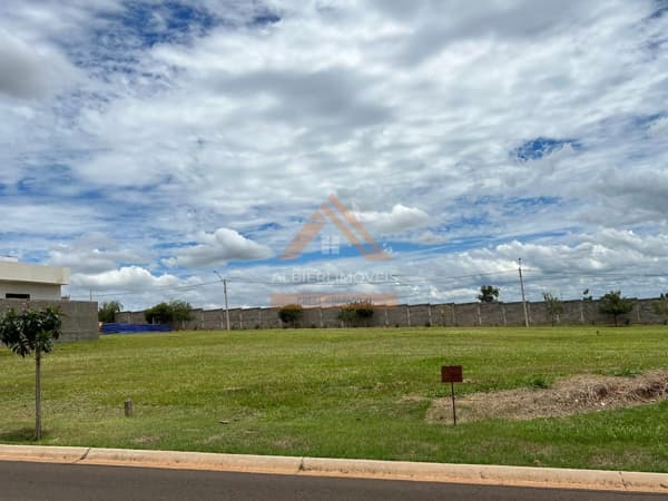Terreno à venda no Condomínio Residencial Volpi