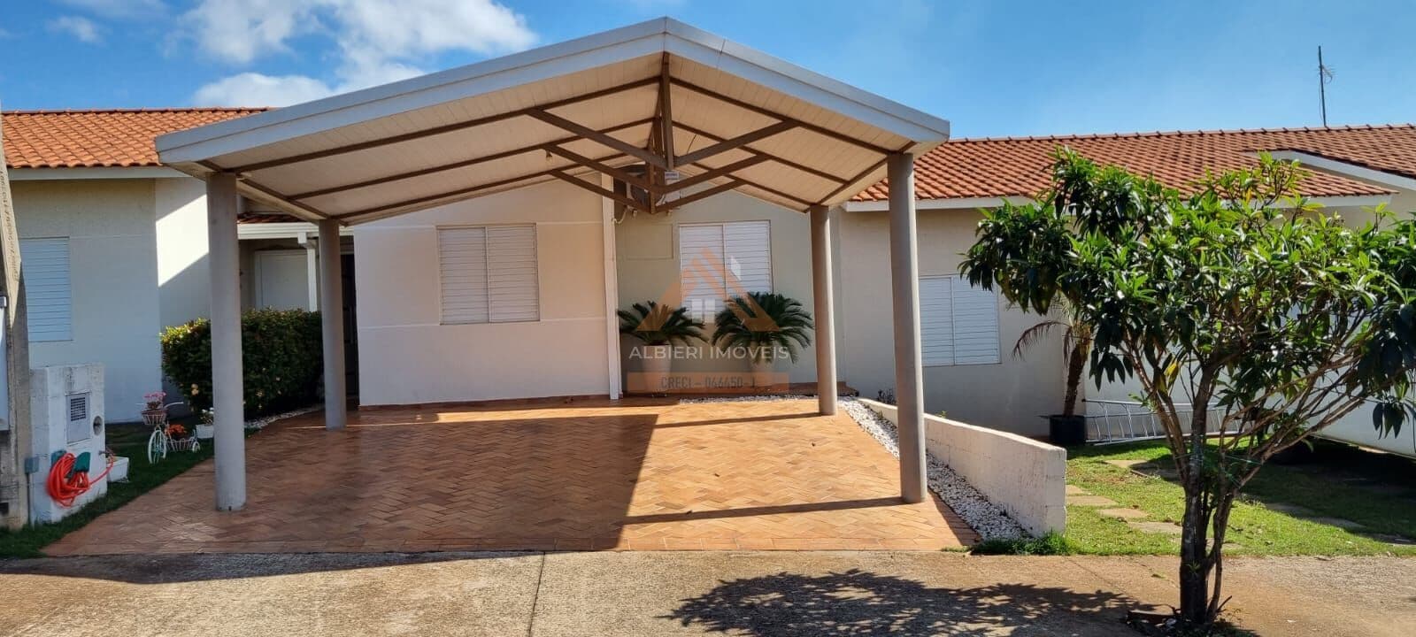 Casa à venda no Condomínio Villagio do Sol