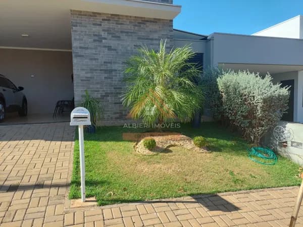 Casa em Condomínio Veredas do Campo