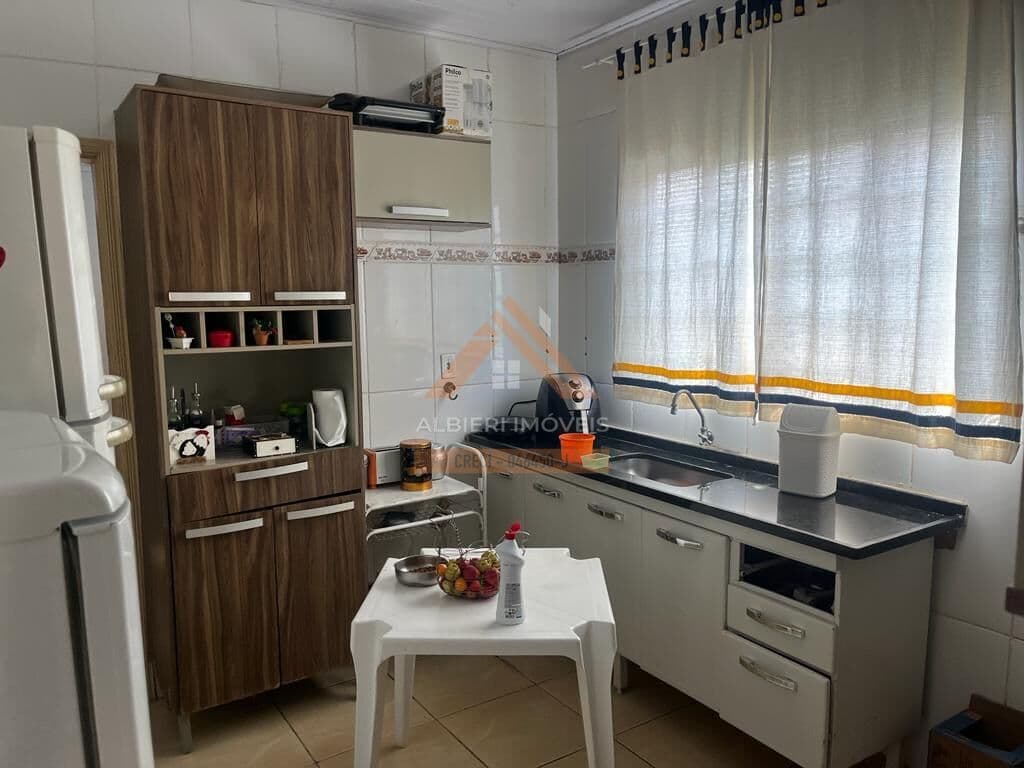 Casa Padrão à venda na Vila Xavier - 50mts da Av. Alameda Paulista- Araraquara-SP