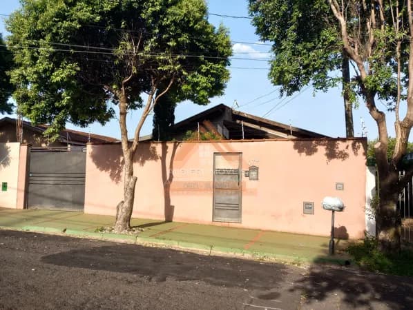 Casa Padrão à venda no Pq das Laranjeiras - Araraquara SP