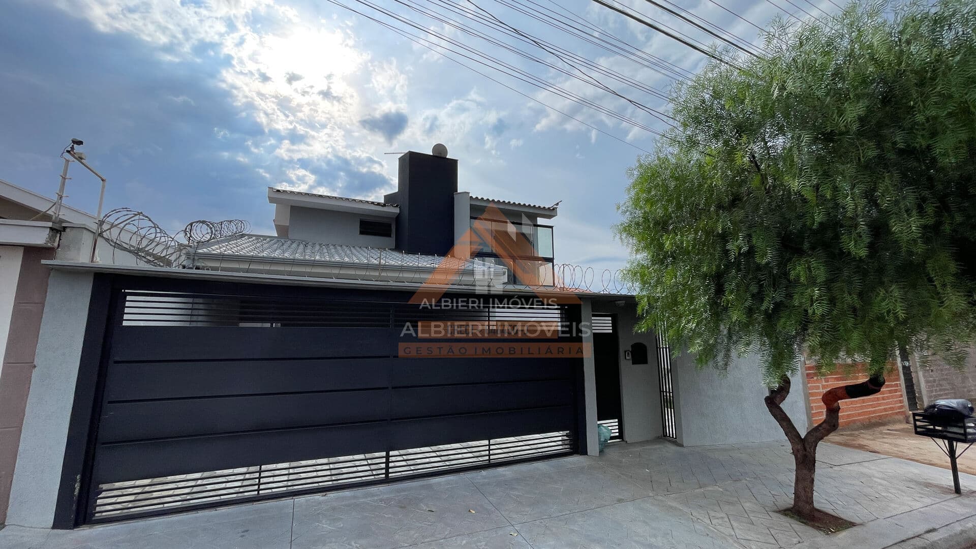 Casa Sobrado de alto padrão à venda no Jd Imperador - Araraquara SP