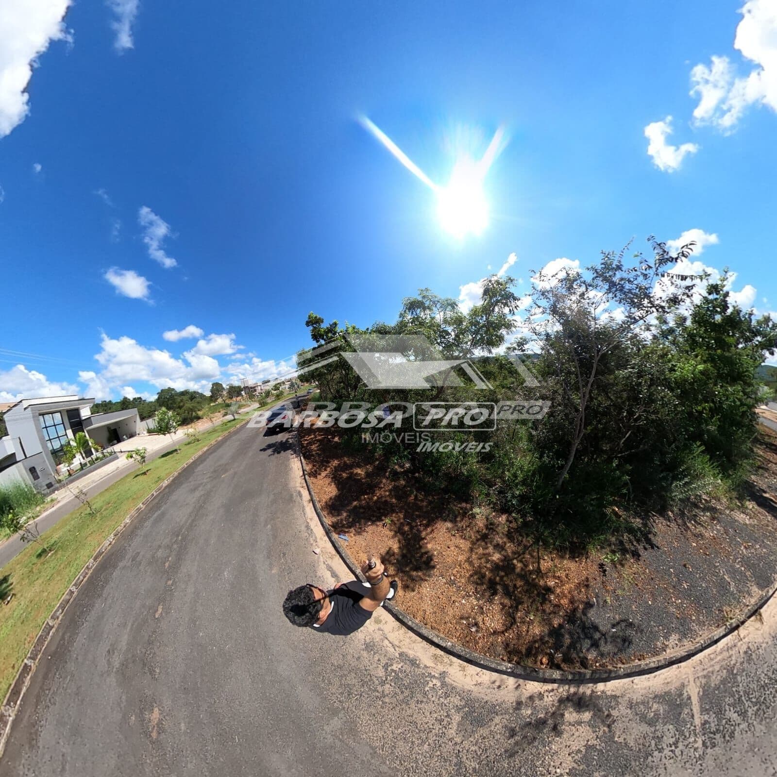 Lote para venda em condomínio deCaldas Novas beira lago