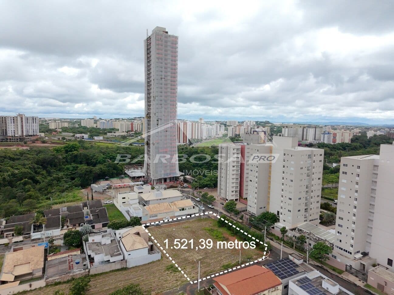 Área Residencial/Comercial em área nobre para venda em Caldas Novas