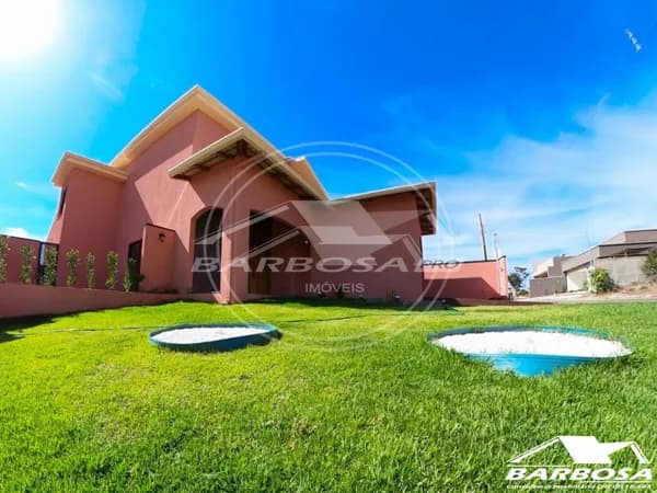 Sobrado Alto Padrão 4 quartos para venda em Caldas Novas