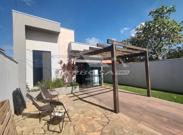 Casa com 3 quartos sendo 1 suite á venda no Portal das Águas Quentes