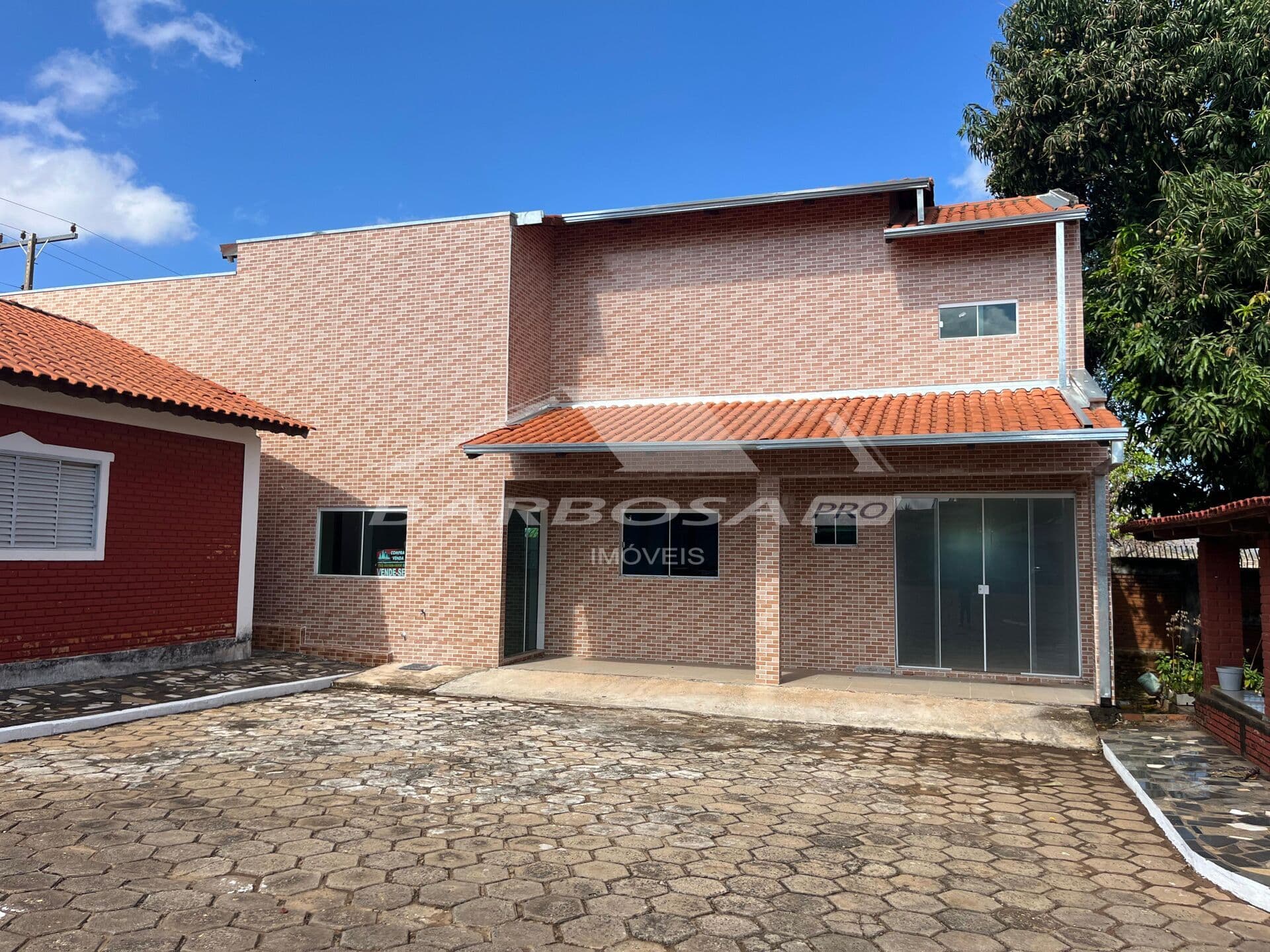 Sobrado com 4 quartos á venda no Setor Mansões