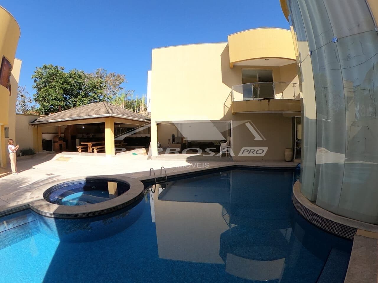 Casa com 4 suítes á venda Bairro Bandeirantes