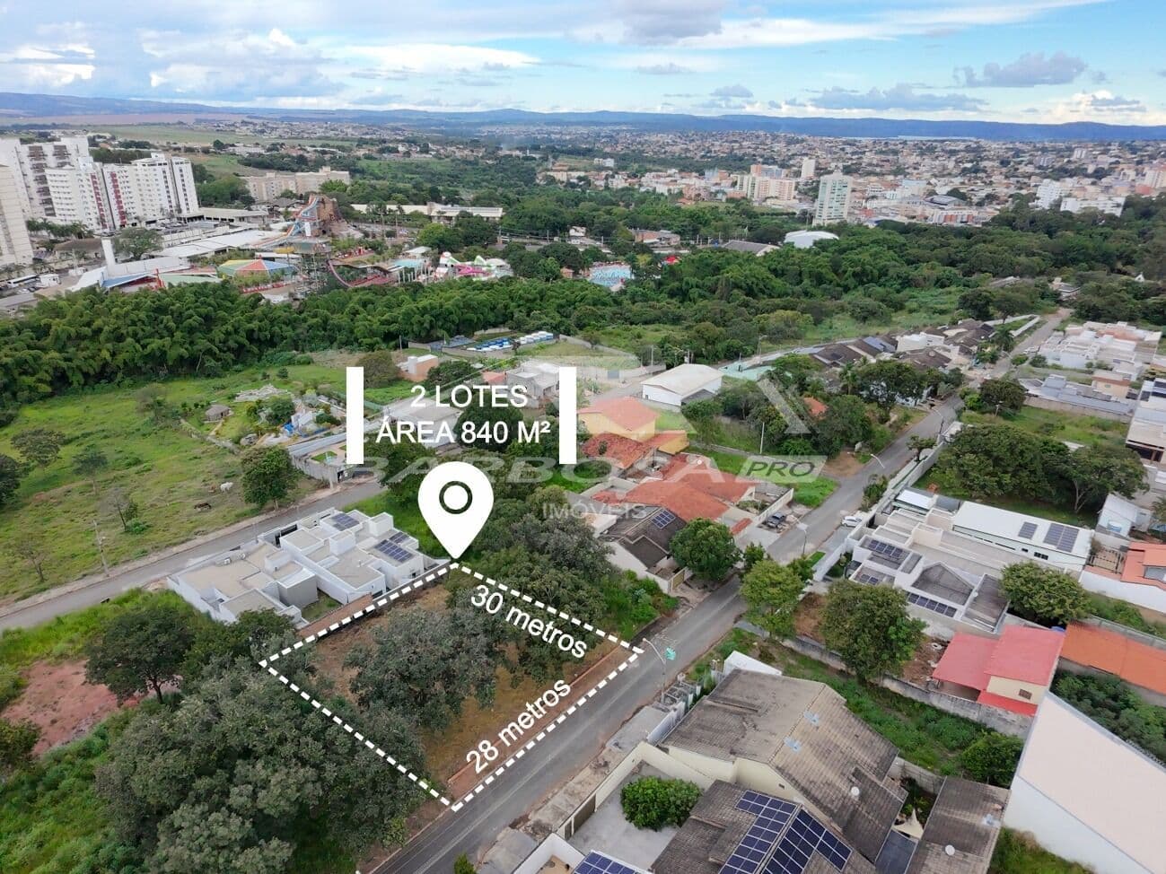 2 lotes juntos com 420m² por lote á venda no Bairro Turista II