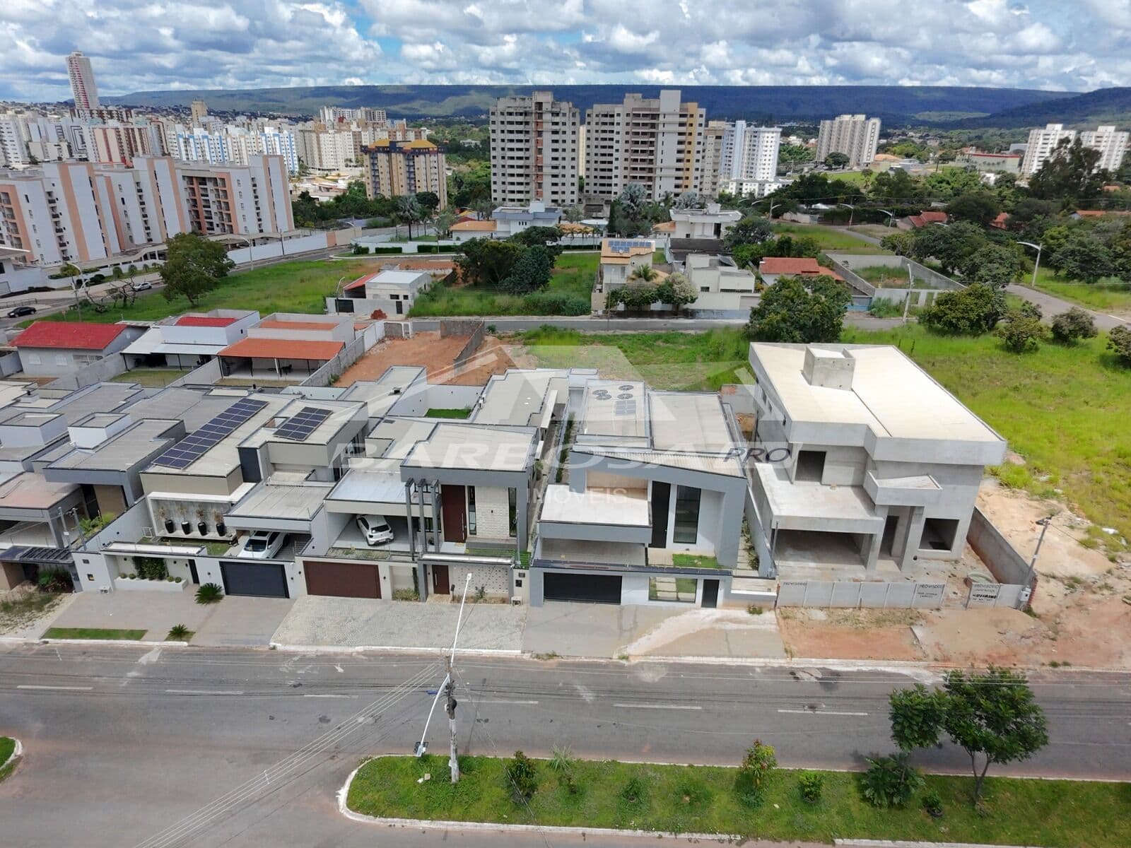 Casa moderna com 3 suítes à venda no Bairro Turista II – Caldas Novas