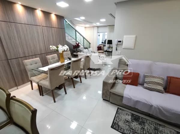 Casa sobrado belíssimo para venda em Caldas Novas troca por imóvel em Brasília