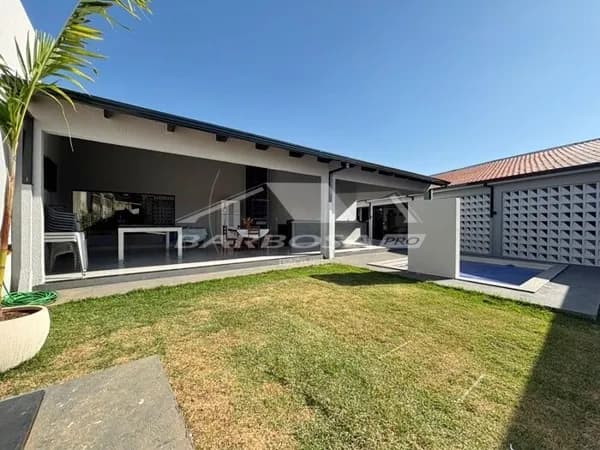 Casa com 3 quartos e 3 suites á venda próximo ao Triauto