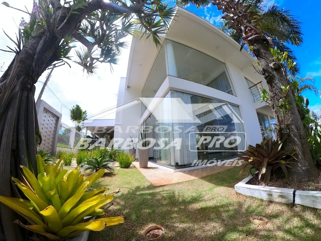 Casa com 4 quartos com 4 suites á venda no Residencial Paraiso