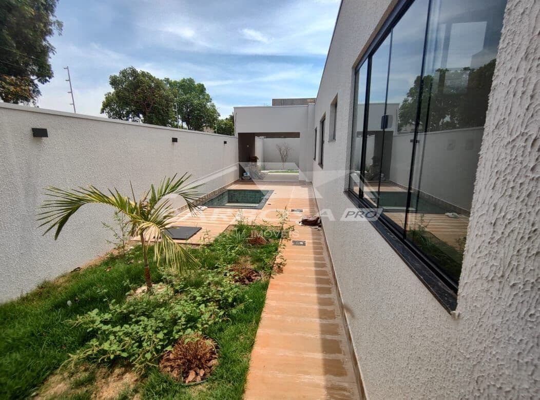 Casa com 3 quartos e hidromassagem á venda no bairro turista II Caldas novas