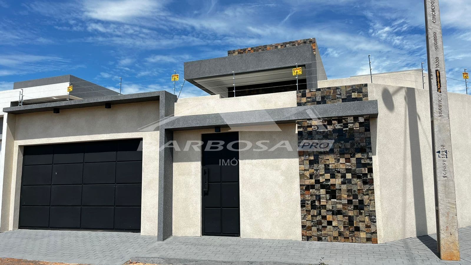 Casa á venda com 3 quartos uma suite no Bairro popular Caldas Novas
