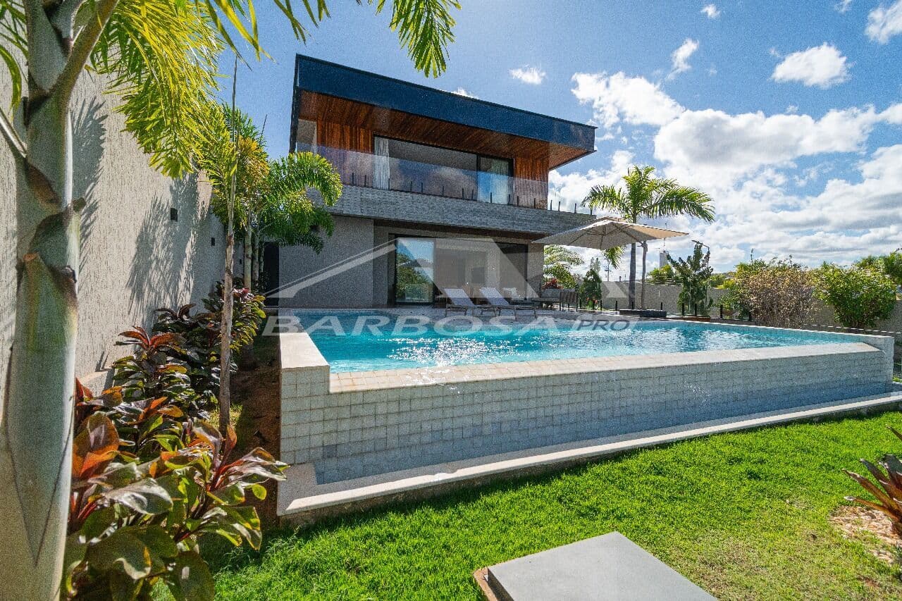Casa de luxo em condomínio beira lago em Caldas Novas