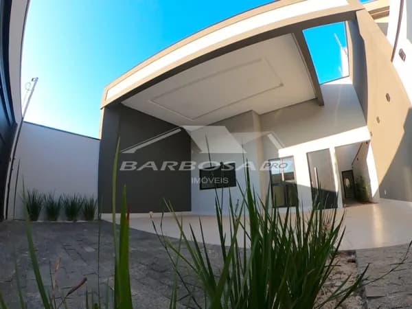 Casa com 1 suíte e um closet á venda no Bairro Bandeirantes