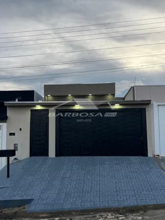 Casa com 2 quartos sendo 1 suite á venda no Setor Turista II