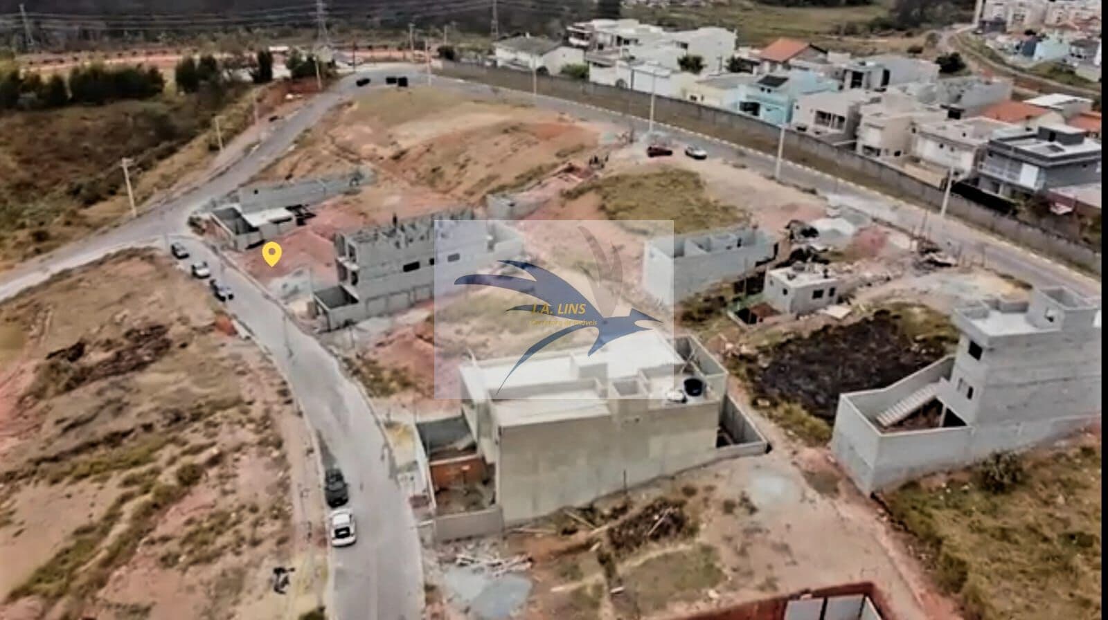 Terreno com 150m² e projeto