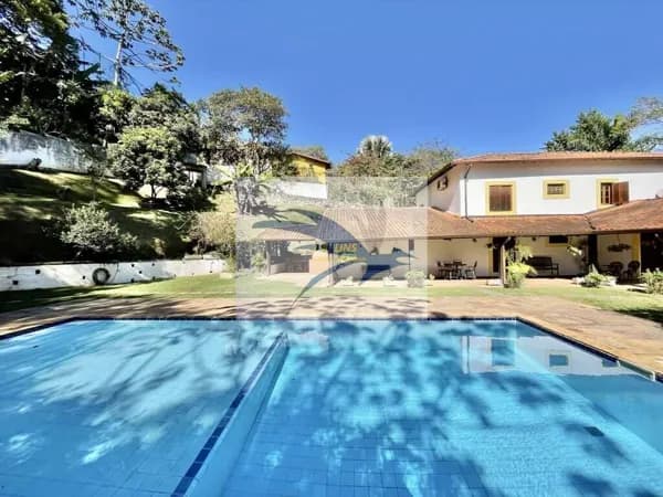 Casa rústica em condomínio Embu das Artes