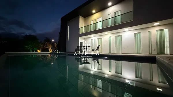 Casa alto padrão em condomínio com piscina e gourmet