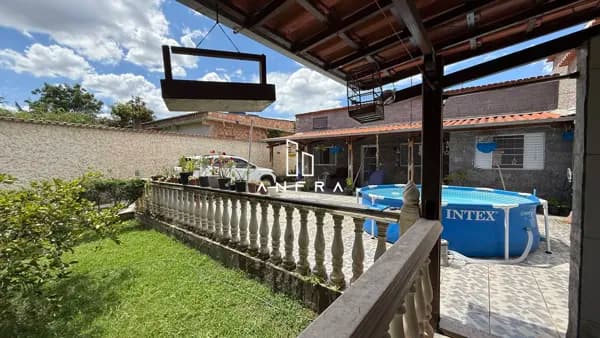 Casa 3 Qts, 4 vagas, espaço gourmet e amplo quintal no Ouro Negro, em Ibirité
