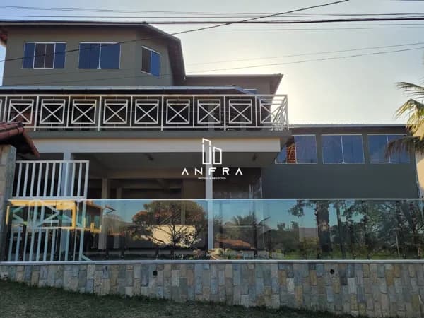 Casa com 4 Qts e área de lazer no Quintas da Lagoa