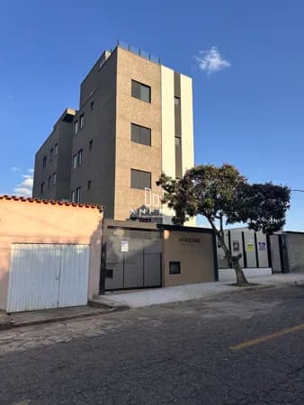 Apartamento privativo no Brasil Industrial (Barreiro)