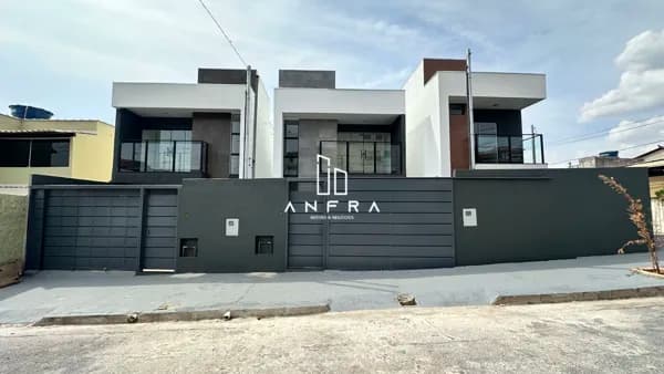 Casa moderna com 3 Qts e 2 vagas no São Pedro, em Ibirité