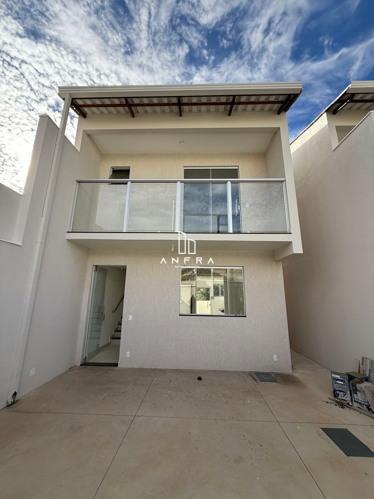 Casa com 3 Qts (1 suíte) e 2 vagas no Recanto Verde, em Ibirité