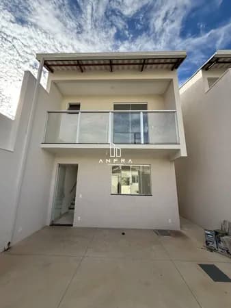 Casa com 3 Qts (1 suíte) e 2 vagas no Recanto Verde, em Ibirité