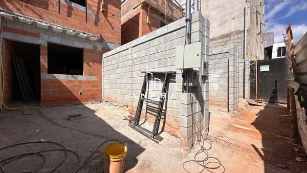 Casa 2 Qts com suíte e 1 vaga no Novo Barreirinho, em Ibirité