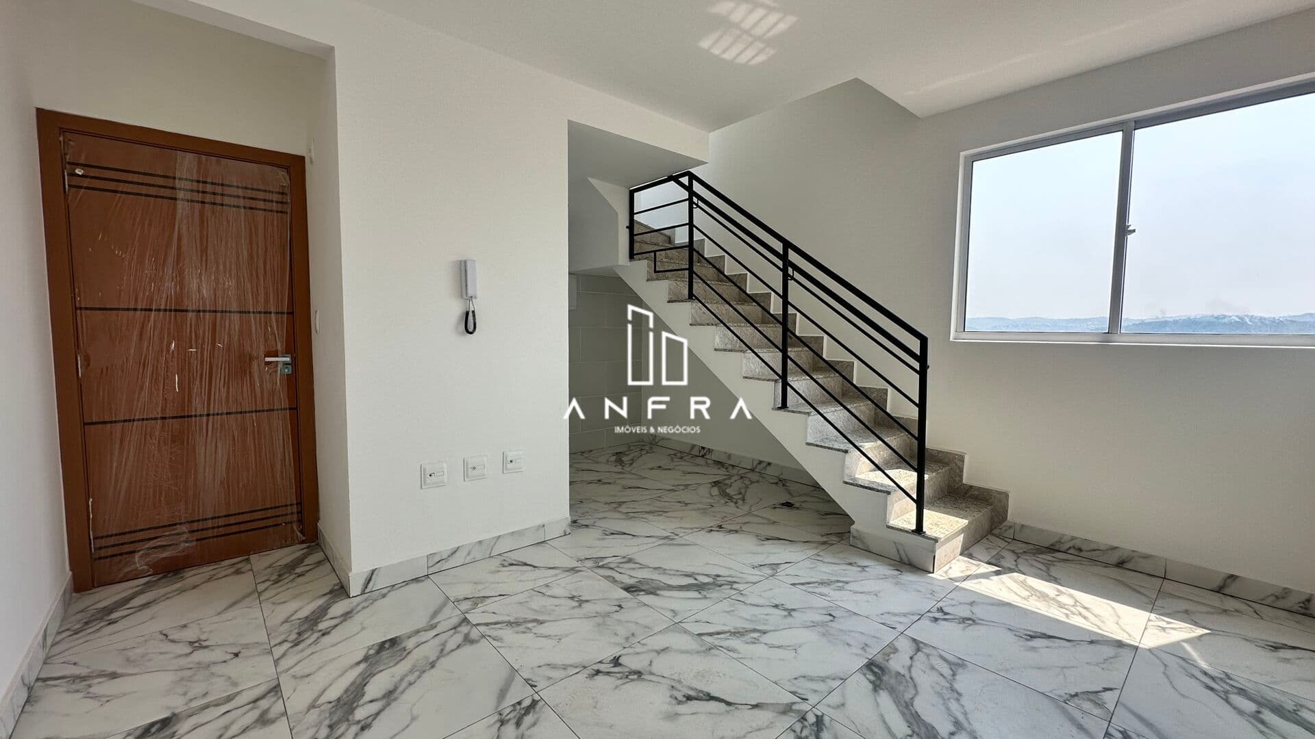 Cobertura com 106m² - 2 Qts - 1 Vaga no Lago Azul, em Ibirité