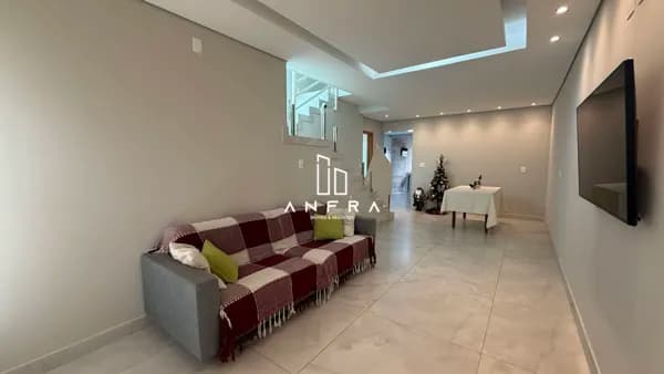 Casa individual com 4 Qts, 3 banhos e 4 vagas no Masterville, em Sarzedo