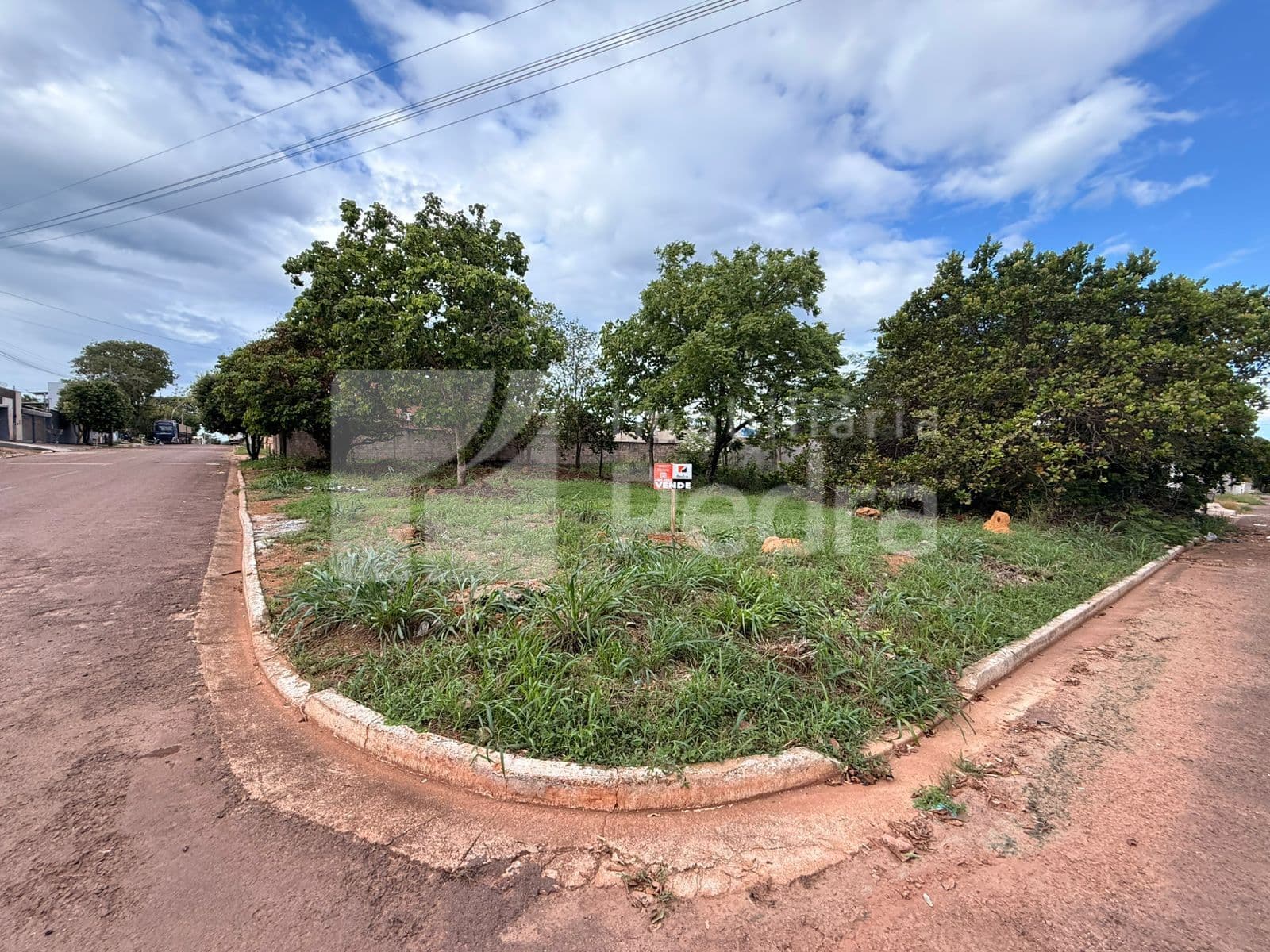 Terreno à venda no Jardim Nova Barra