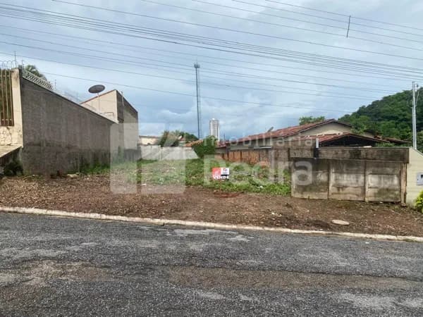 Terreno à venda no Jardim Maria Lucia
