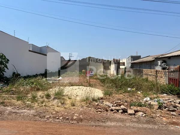 Terreno à venda no Bairro Sena Marques