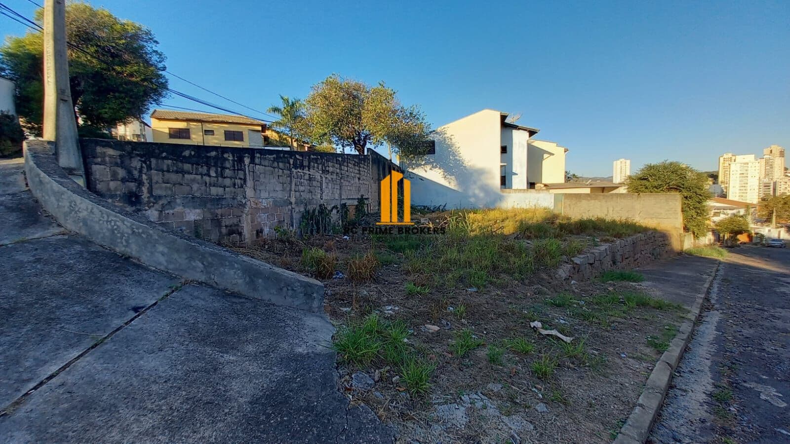 Terreno com 437m²