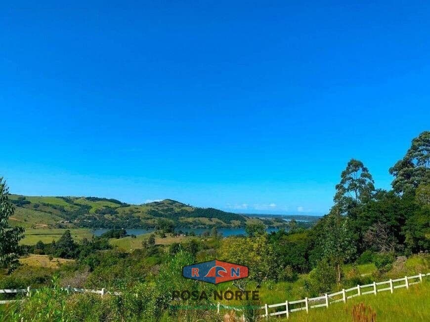 Linda Chácara à venda com 3.8 hectares 38.000 m2 vista para lagoa e mar em Imaruí/SC